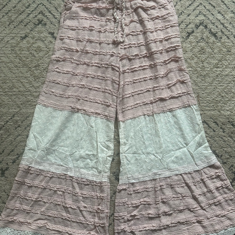 New- POL Pink and White Tiered Wide-Leg Pants - Picture 4 of 6